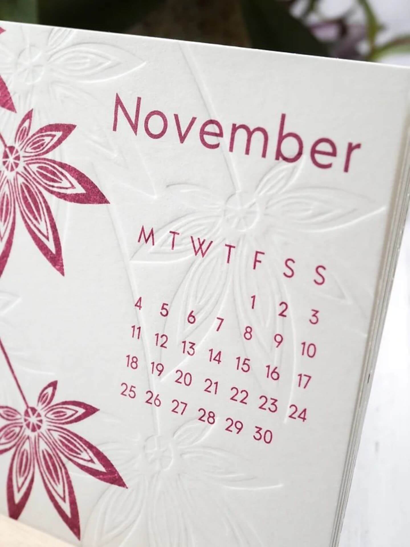 Ash Leaf Printing Desk Top Flowers & Plants Calendar (With Stand)