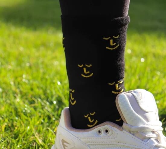 Leiho Socks Smiley Bamboo Socks -'Bumble Bee Kind' Black