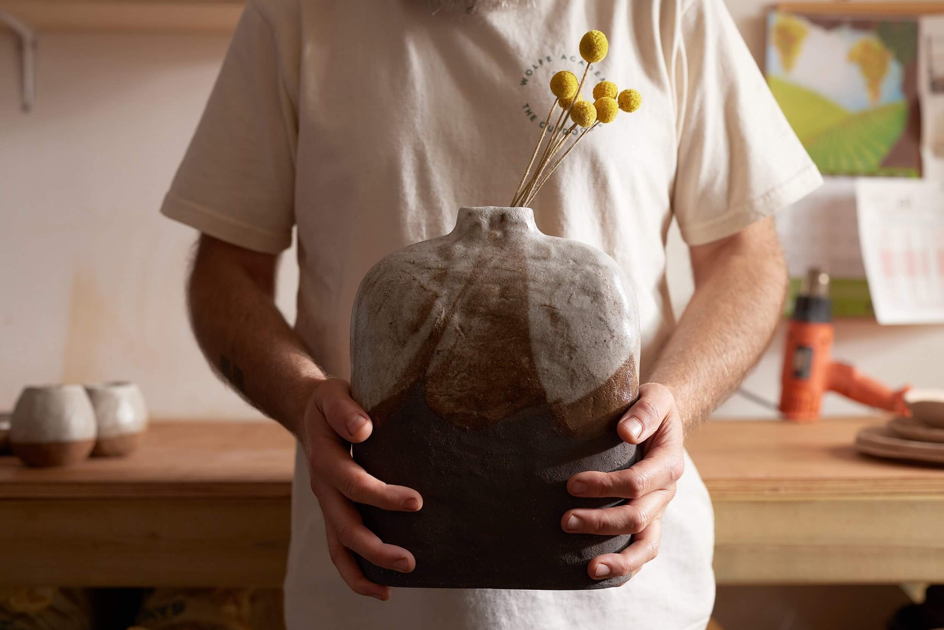 Puro Ceramics Flask vase hand-built with black stoneware