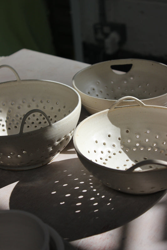 Florence Ceramics Ceramic & Pottery Glazes Flecked Stoneware Colander / Berry Bowl