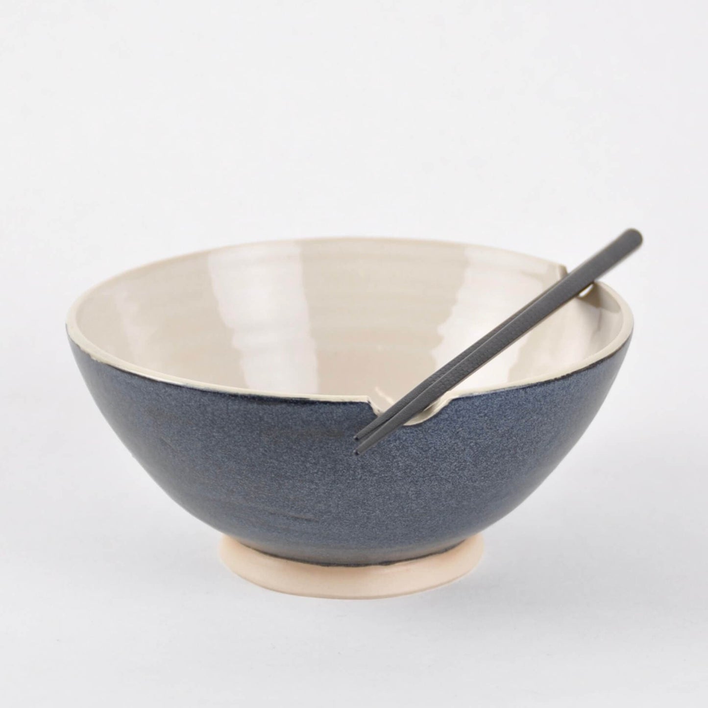 Hunkydory Ceramics Ramen Bowl in Charcoal with Chopsticks