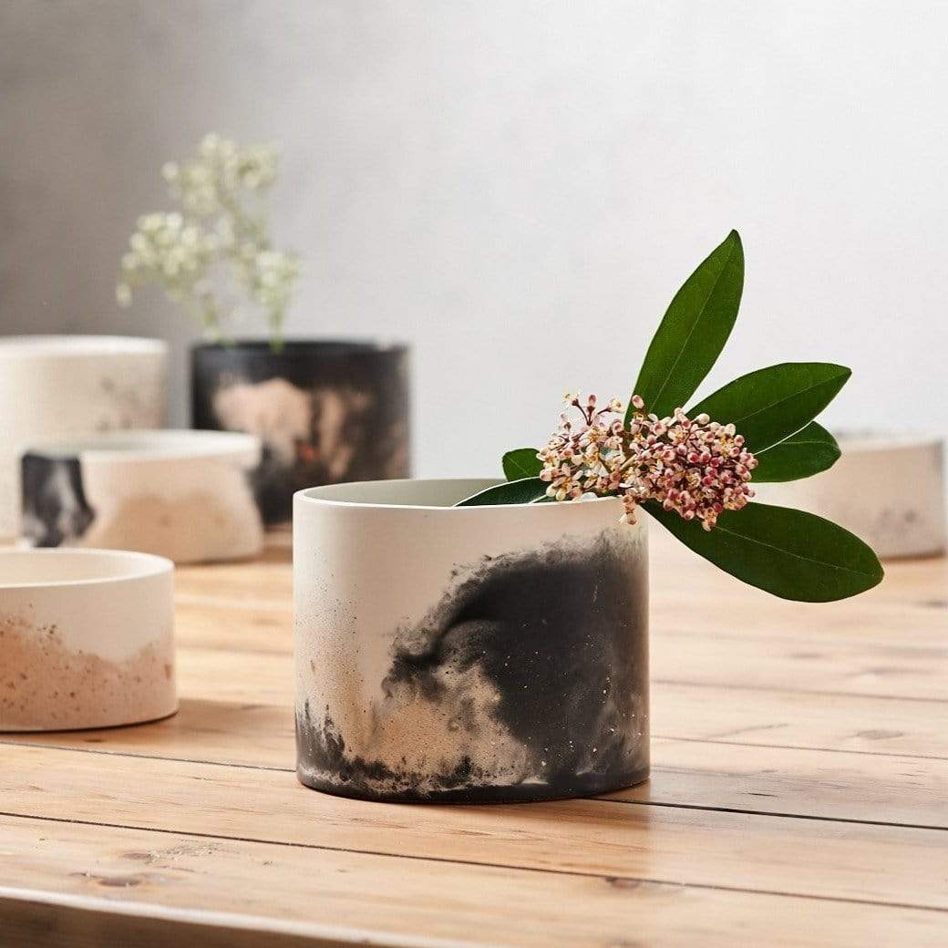 Tip Studio Vessel Black and white pigment with sand Medium Cylinder Vessel (various colours)